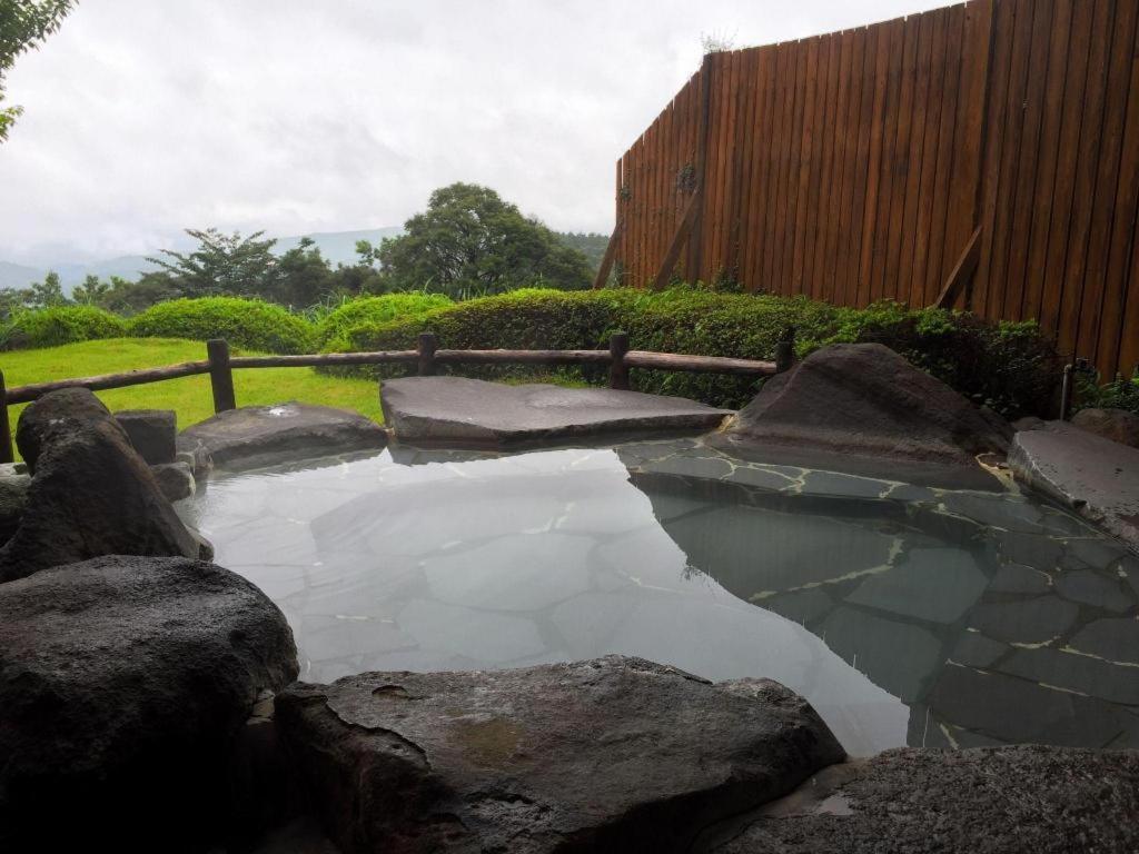 Готель Kirishima Onsen Ryokojin Sanso Екстер'єр фото